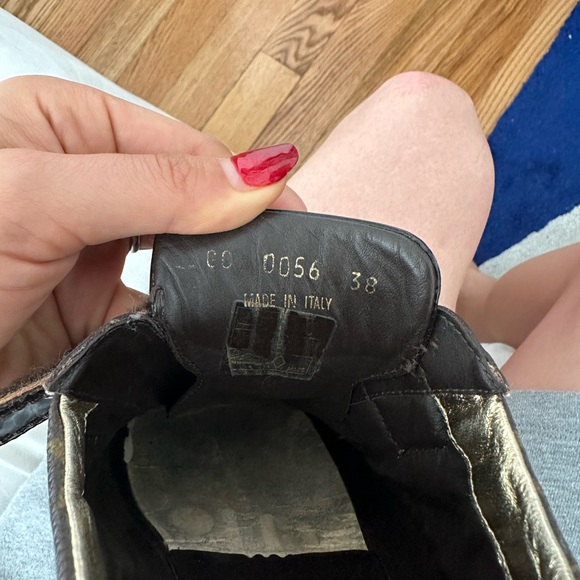 Louis Vuitton Monogram print Sneakers.  Size 38 but fits like 39. - Picture 9 of 9